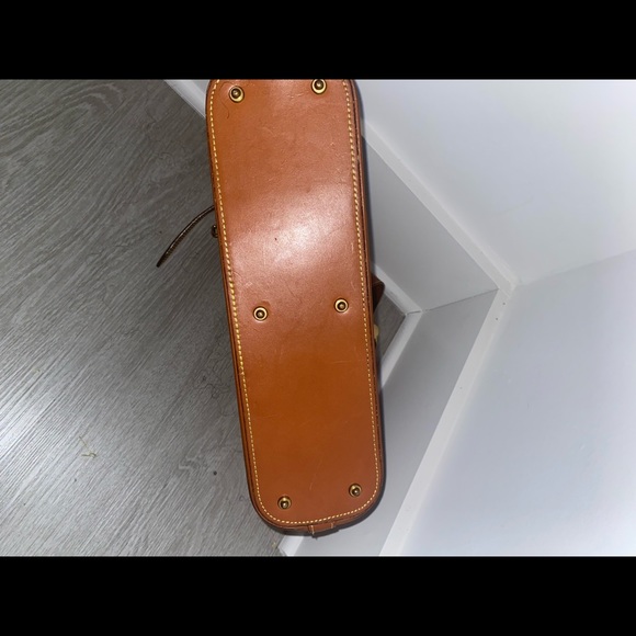 Genuine leather black and brown classic shoulder bag. Used - Picture 4 of 7